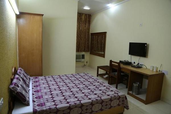Kanak Garden Resort & Party-Lawn